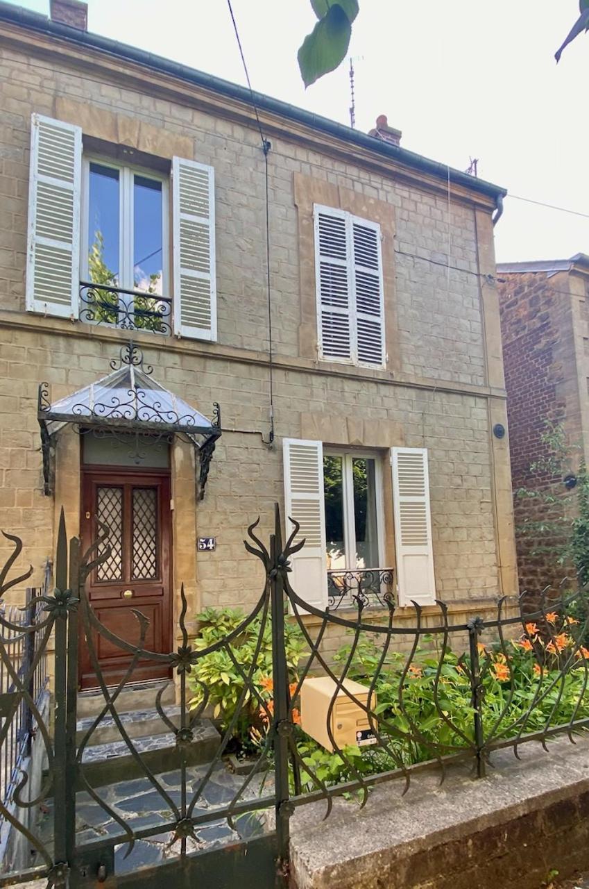 Les Perdrix Apartment Charleville-Mézières Exterior foto
